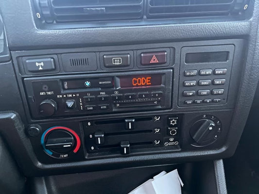 Microphone mounting adapter for Cantaloupe Radio kit